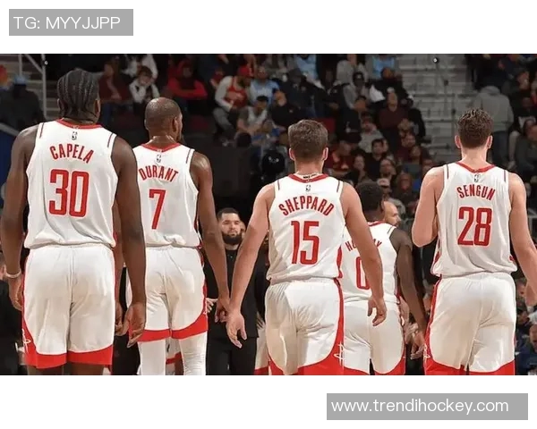 一场136-139给火箭送上大礼!躺上西部前3,休城争冠前景因他提升 一场136-139给火箭送上大礼!躺上西部前3,休城争冠前景因他提升